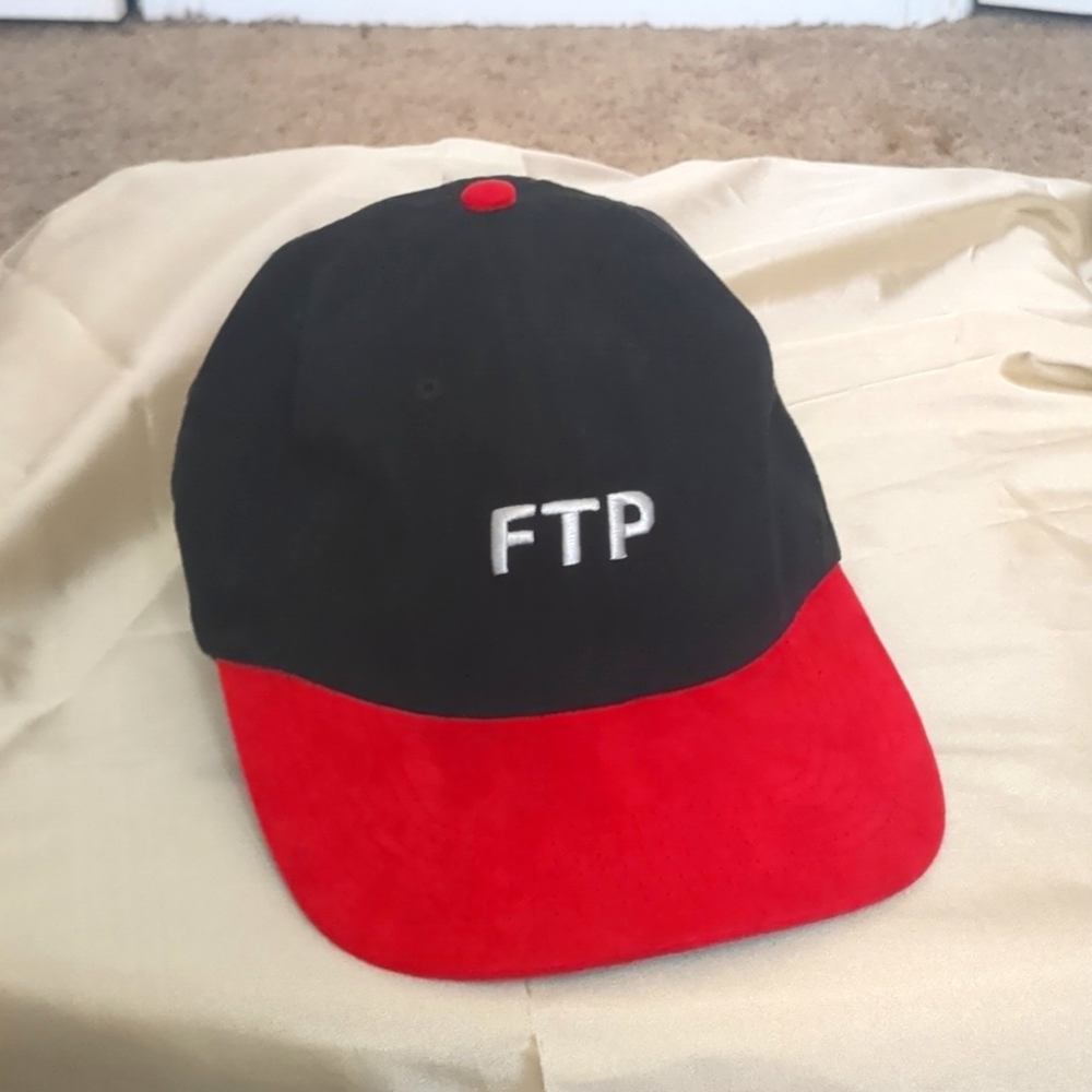 FTP Red & black hat